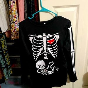 Maternity skeleton shirt
